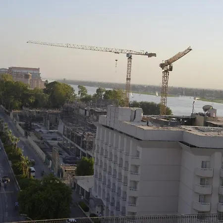 برج النيل بزنس Apartment Jazirat al Awwamiyah Exterior photo